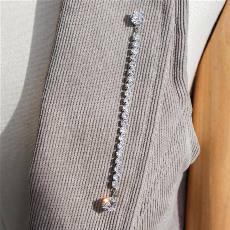 ACESSÓRIO FORTUNATO BROCHE CORRENTE ZIRCÔNIA 4MM COM DOIS PONTOS DE LUZ 8MM NO BRUTO