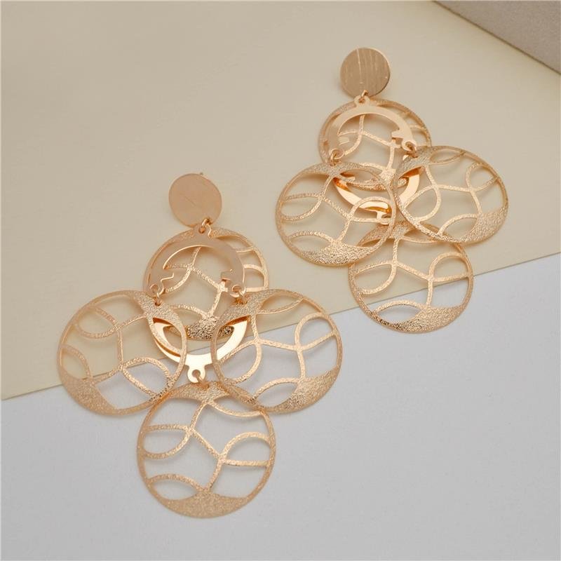 BRINCO FORTUNATO CÍRCULOS VAZADOS E TEXTURIZADOS NO BRUTO