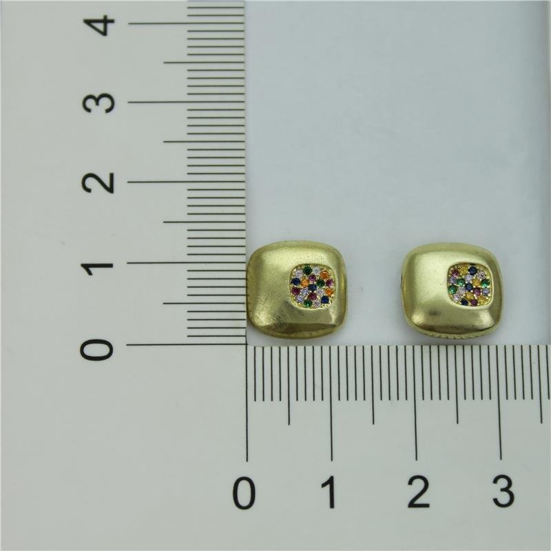 BRINCO FORTUNATO QUADRADO CRAVEJADO MULTICOLOR NO BRUTO