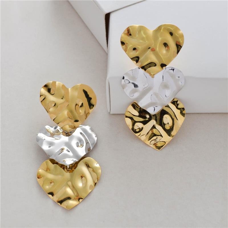 BRINCO FORTUNATO TRIPLO CORAÇÕES ORGÂNICOS 61MM NO BRUTO